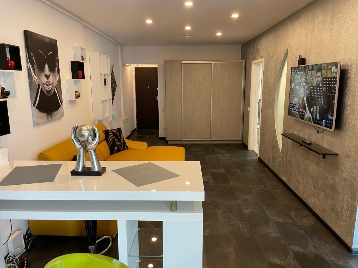 Fancy Westpark 2 Residence Lakeview W7 ブカレスト エクステリア 写真